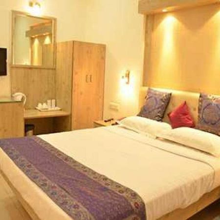 كانبور Rass Hotel المظهر الخارجي الصورة