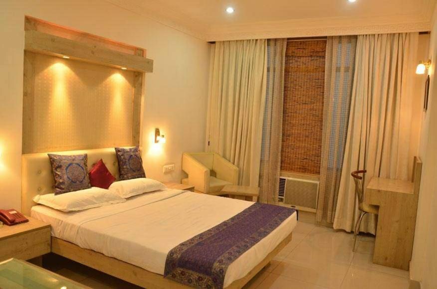 كانبور Rass Hotel المظهر الخارجي الصورة