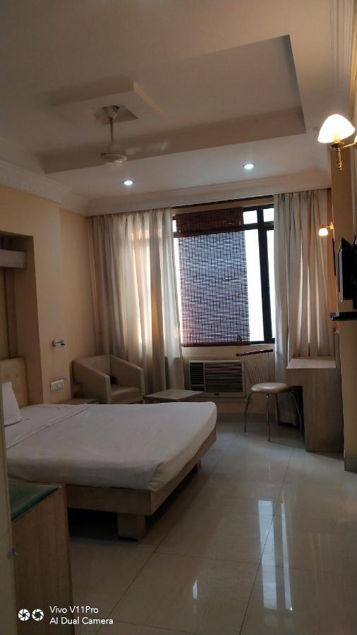 كانبور Rass Hotel المظهر الخارجي الصورة