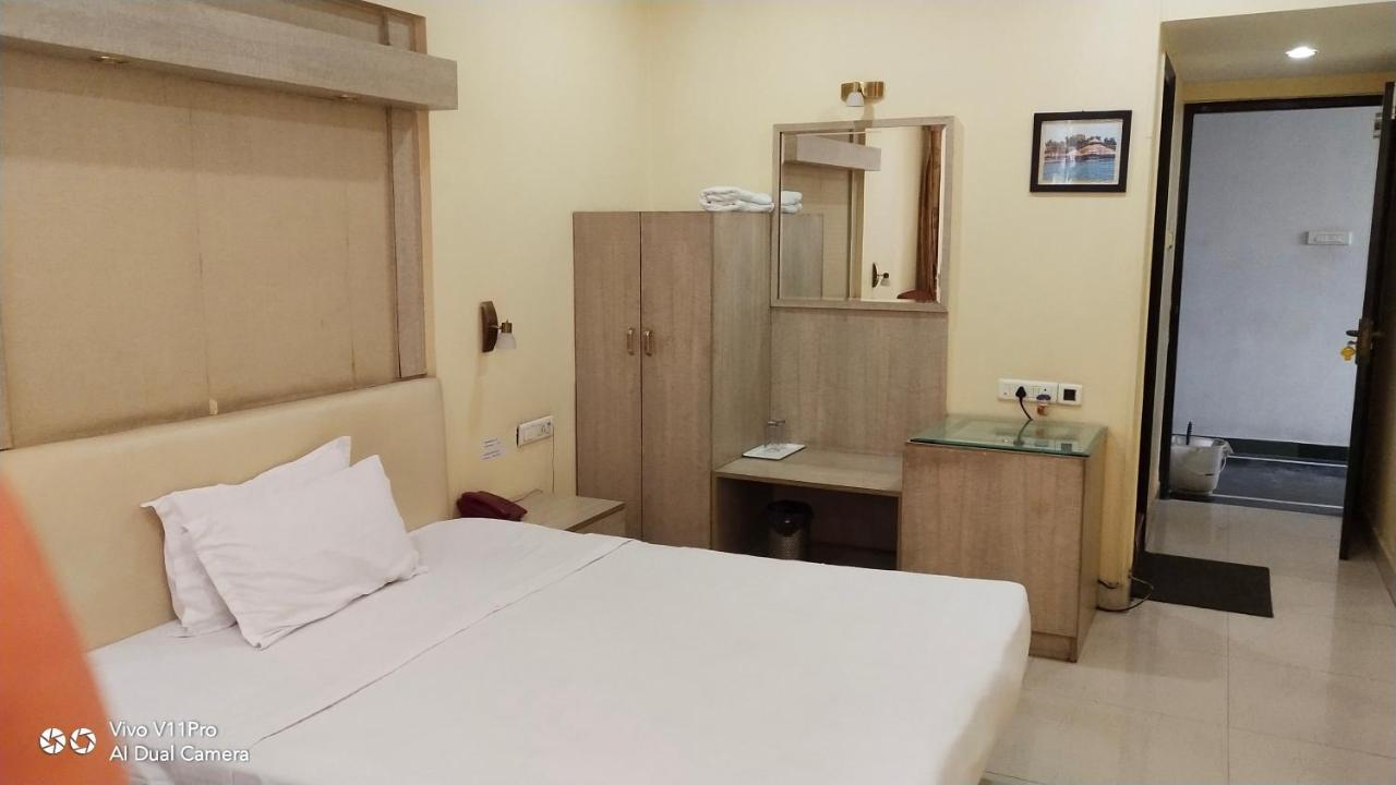 كانبور Rass Hotel المظهر الخارجي الصورة